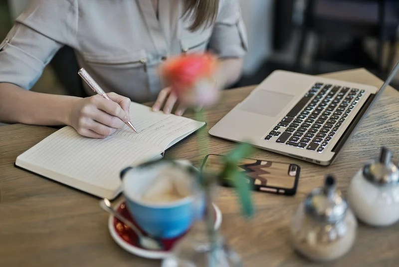 How to Create a Content Marketing Calendar: The Ultimate Guide 2022